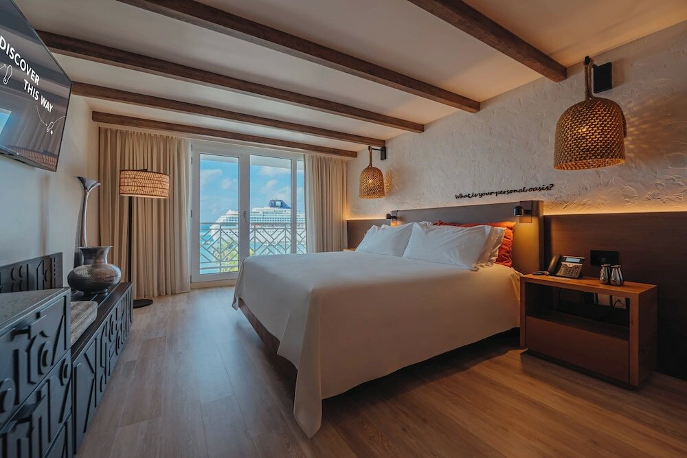 Фото Renaissance Wind Creek Aruba Resort