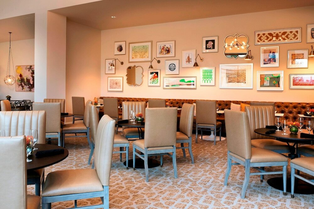 Фото Sheraton McKinney Hotel