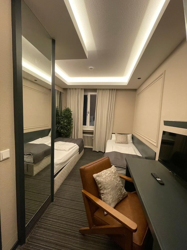 Фото Monopol Hotel