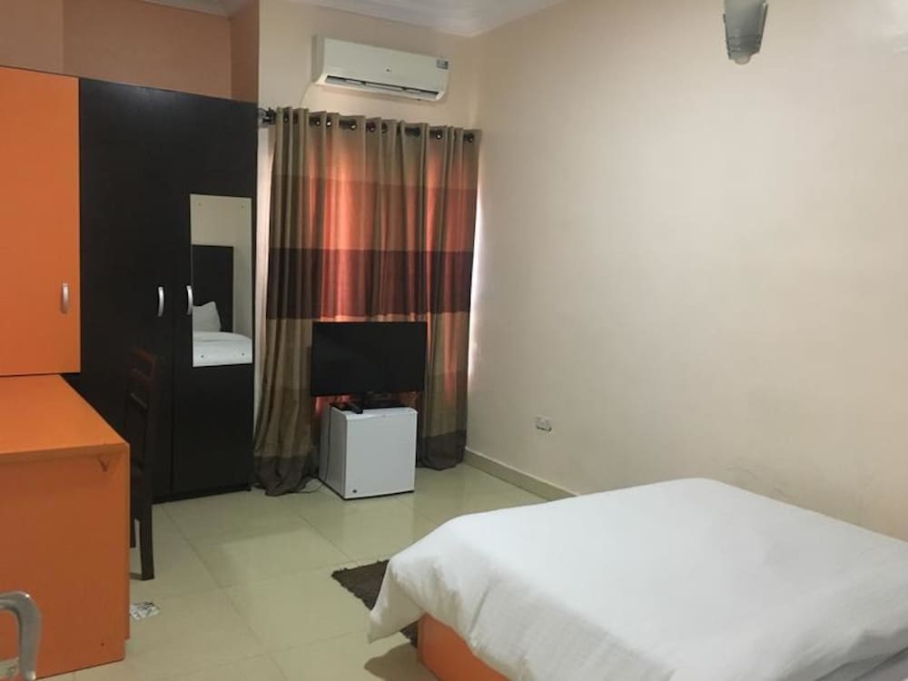 Фото L'avalon Hotel and Suites