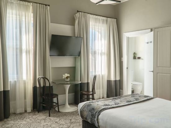 Фото The Lurline Randwick