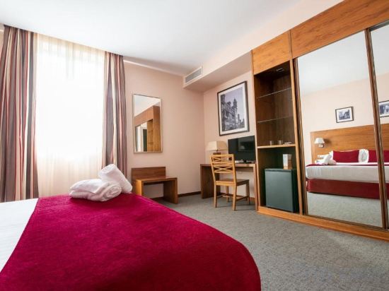 Фото Hospedium Hotel Casino del Tormes
