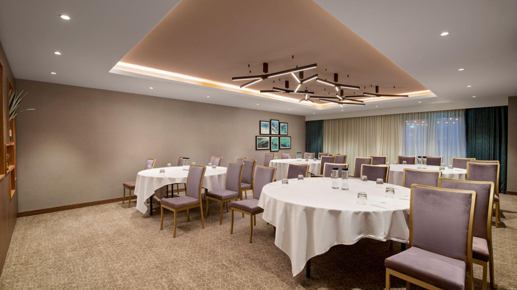 Фото Holiday Inn London Gatwick Worth