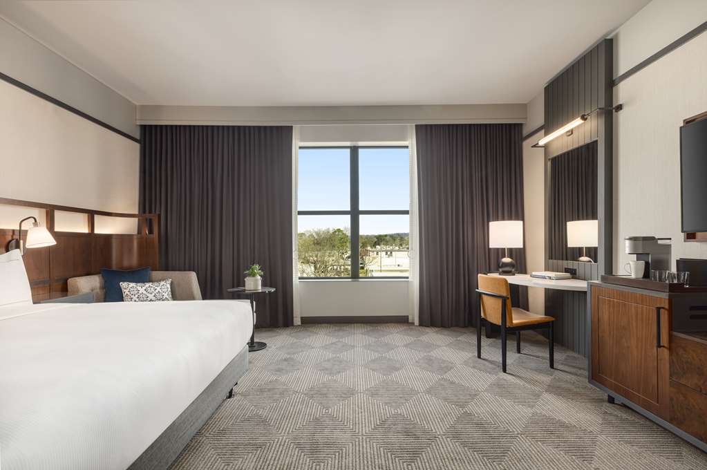 Фото Valley Hotel Homewood Birmingham, Curio Collection by Hilton