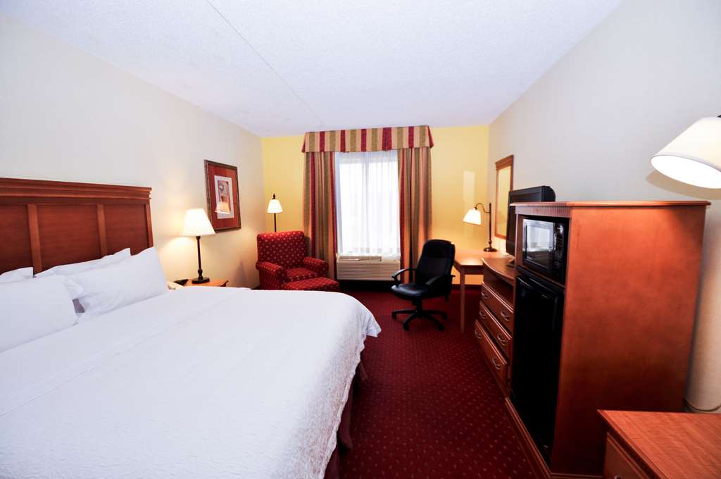 Фото Hampton Inn & Suites Louisville East