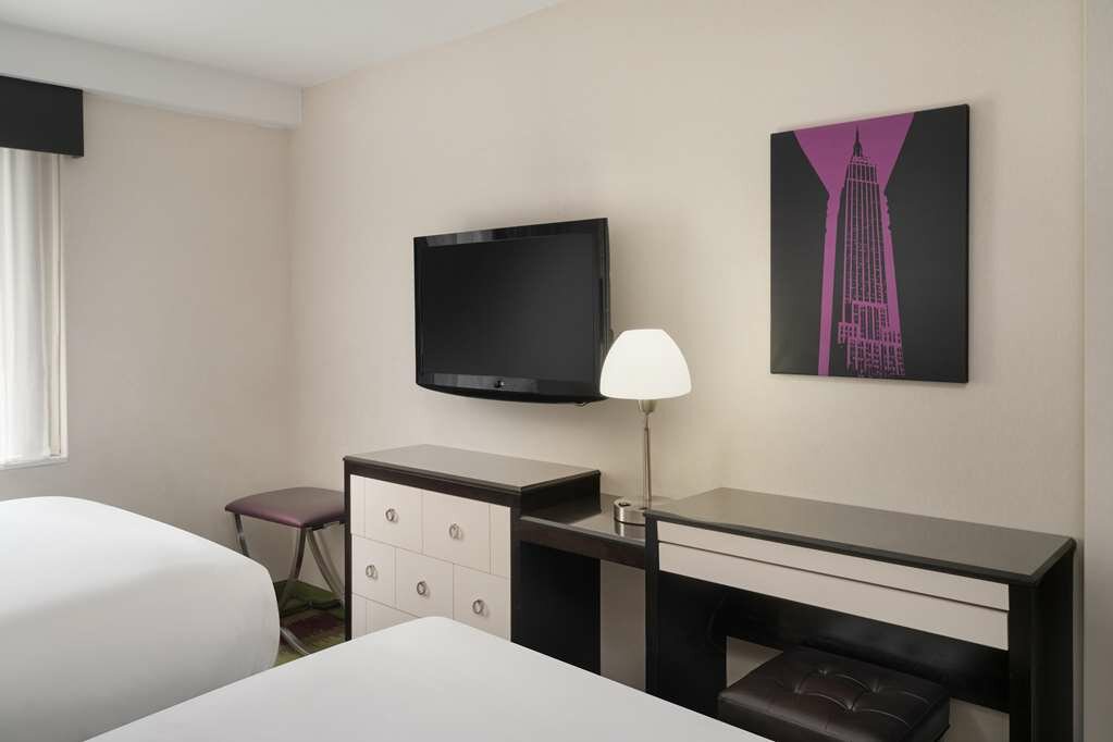 Фото Best Western Premier Herald Square