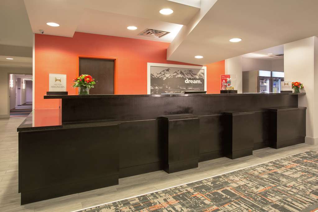 Фото Hampton Inn & Suites Denver-Downtown