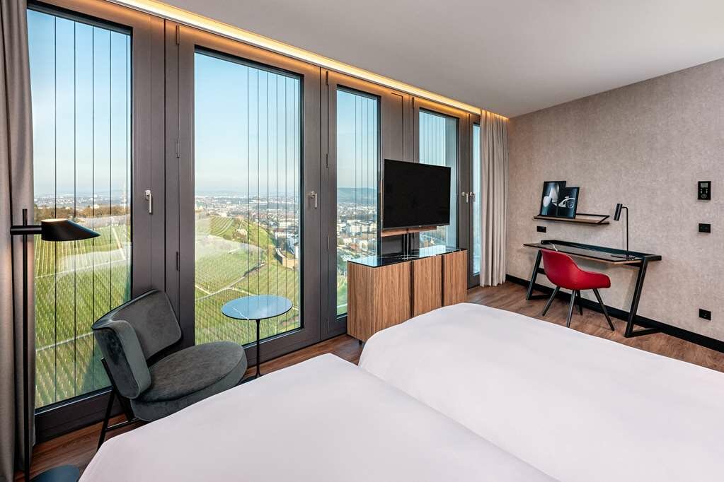 Фото Radisson Blu Hotel At Porsche Design Tower Stuttgart