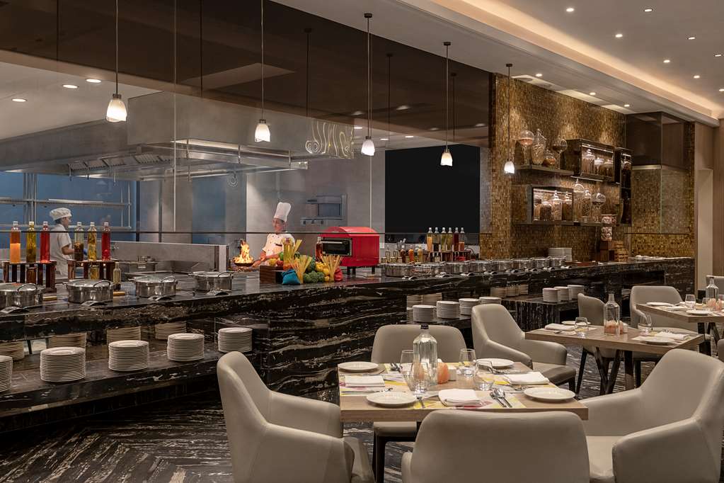 Фото Radisson Hotel Mumbai Andheri MIDC