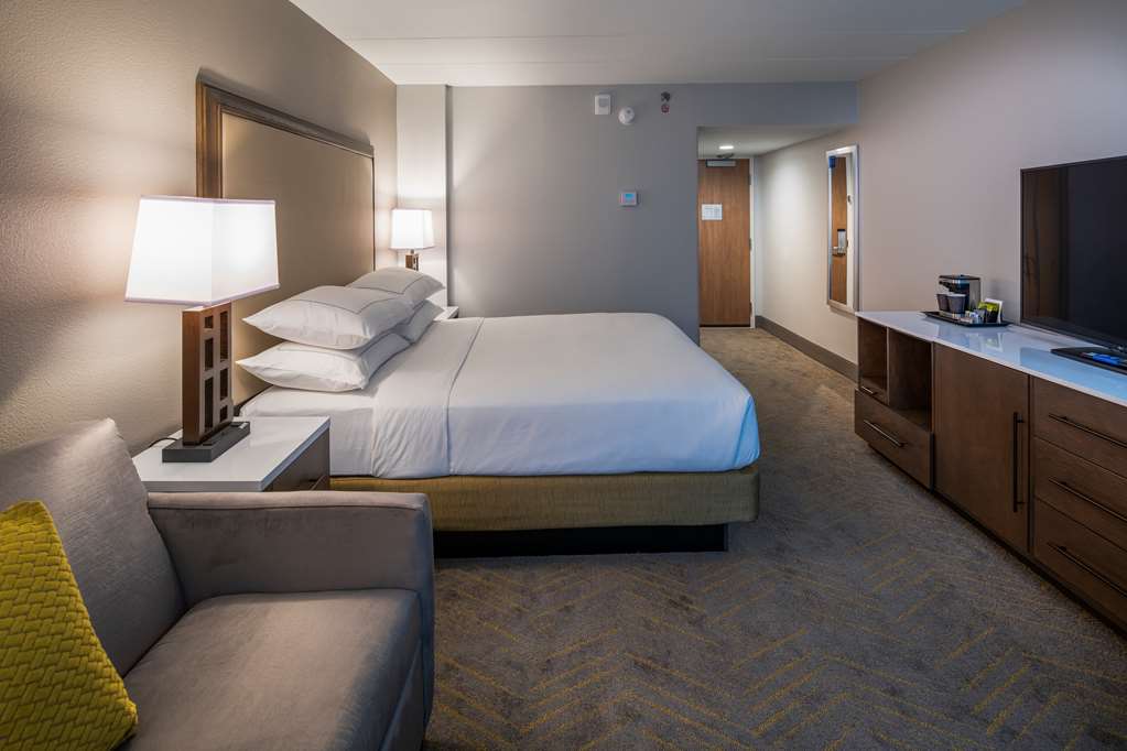Фото DoubleTree by Hilton Madison East