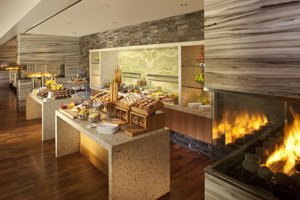 Фото Hilton McLean Tysons Corner
