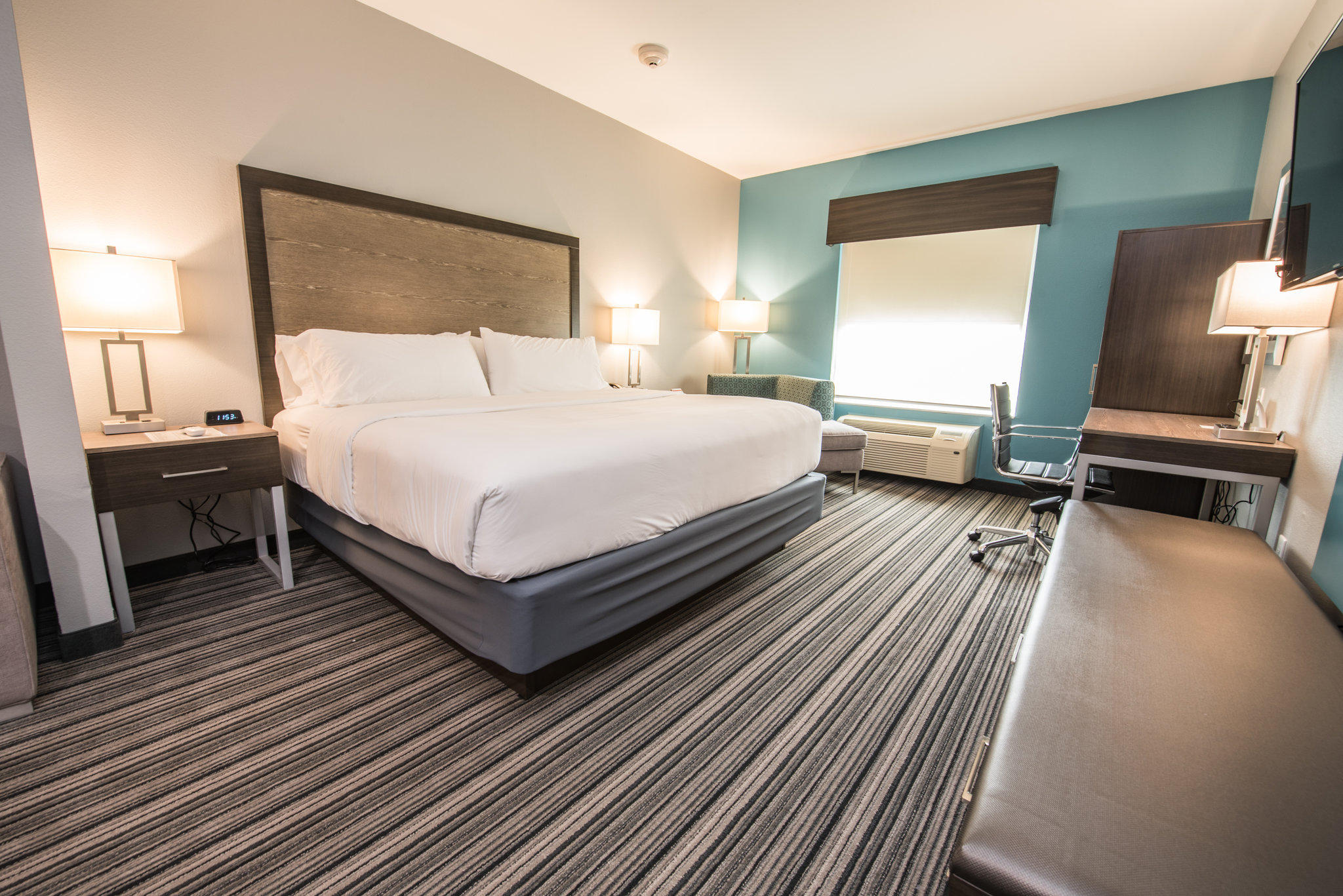 Фото Holiday Inn Express & Suites Houston - Hobby Airport Area, an Ihg Hotel