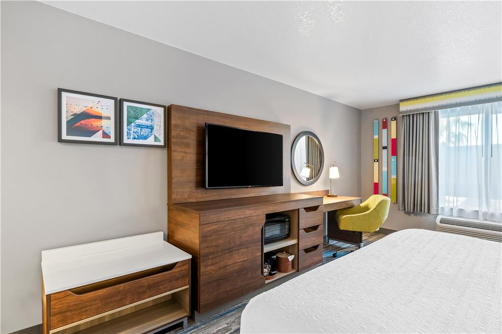 Фото Hampton Inn & Suites Lathrop