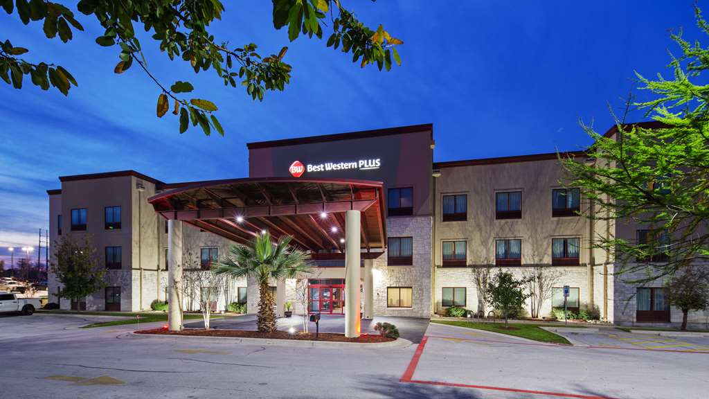 Фото Best Western Plus Austin Airport Inn & Suites