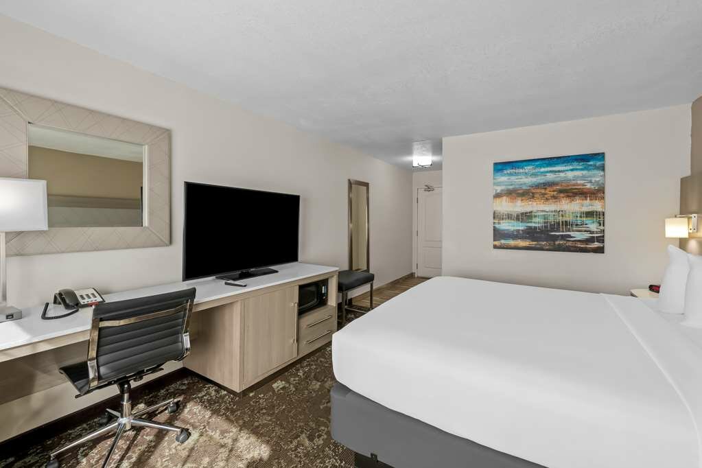 Фото Best Western Worlds of Fun Inn & Suites