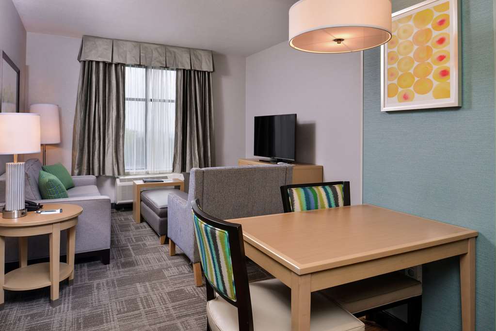 Фото Homewood Suites by Hilton Des Moines Airport