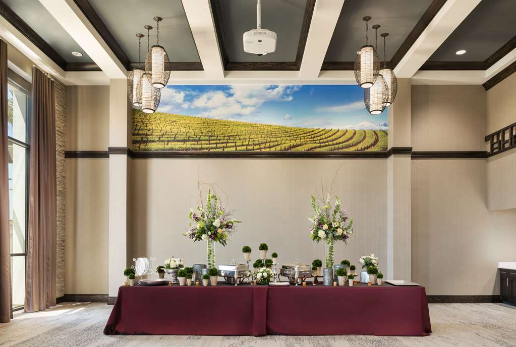 Фото Hampton Inn & Suites Napa