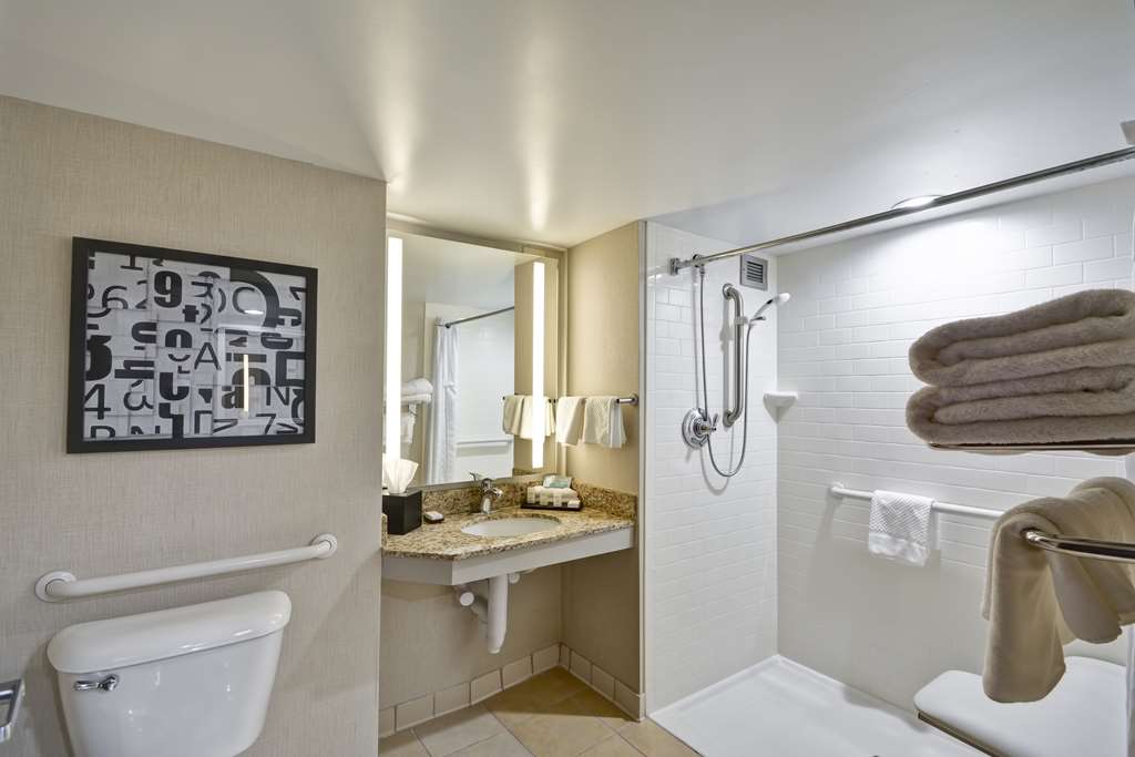 Фото Embassy Suites Hotel Charlotte