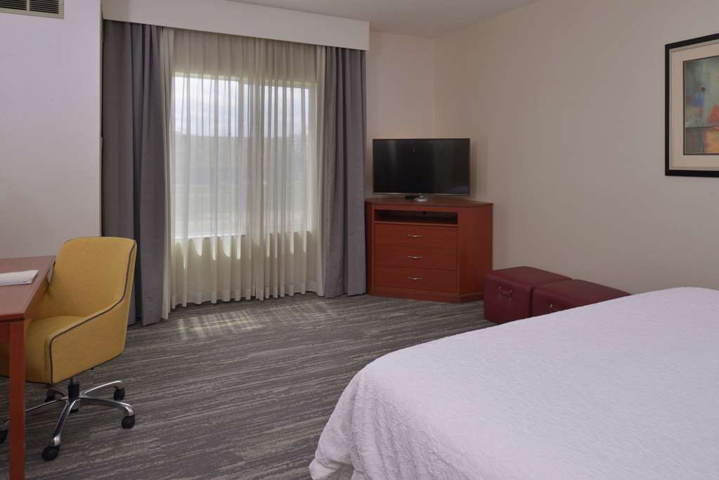 Фото Hampton Inn & Suites Bakersfield North-Airport