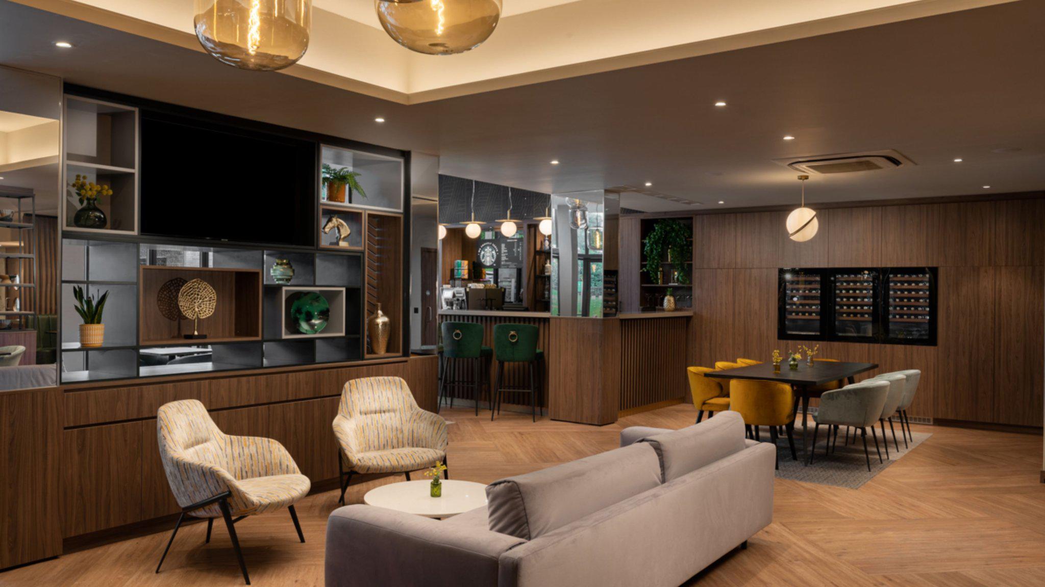 Фото Holiday Inn London Gatwick Worth