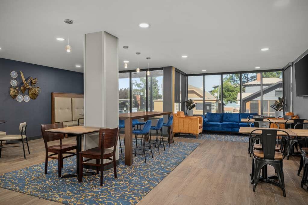 Фото Hotel Westport Kansas City, Tapestry Collection by Hilton