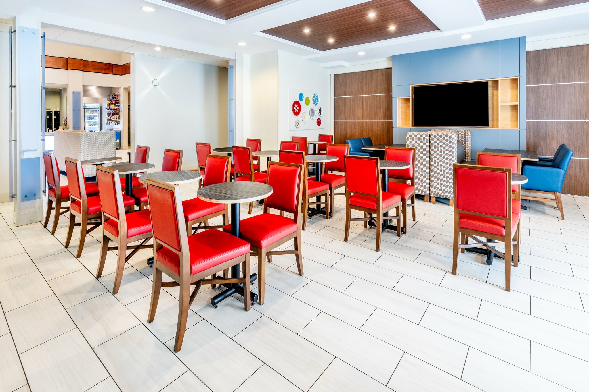 Фото Holiday Inn Express Hotel & Suites Denver North - Thornton, an Ihg Hotel