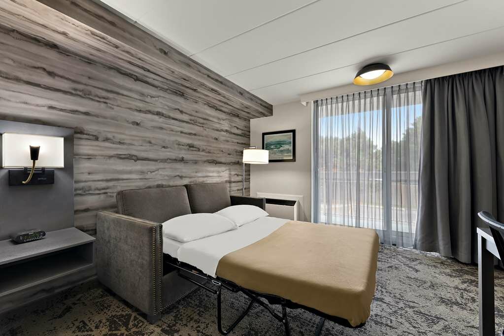 Фото Best Western Parkway Hotel Toronto North