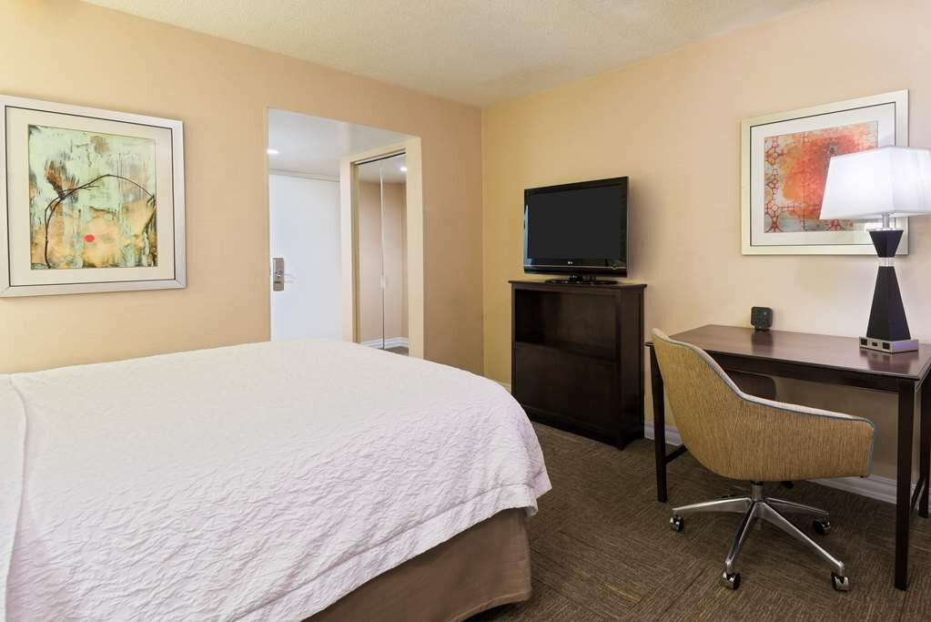 Фото Hampton Inn White Plains/Tarrytown