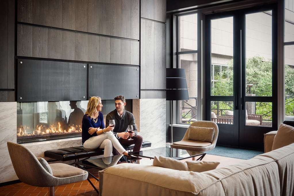 Фото The Logan Philadelphia, Curio Collection by Hilton