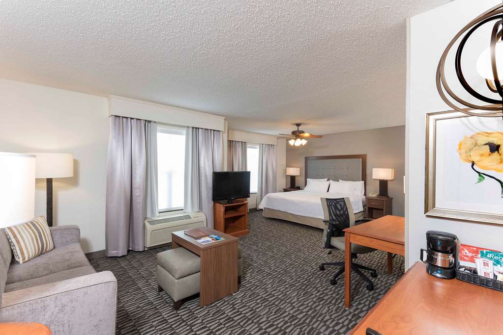 Фото Homewood Suites by Hilton Indianapolis Airport Plainfield