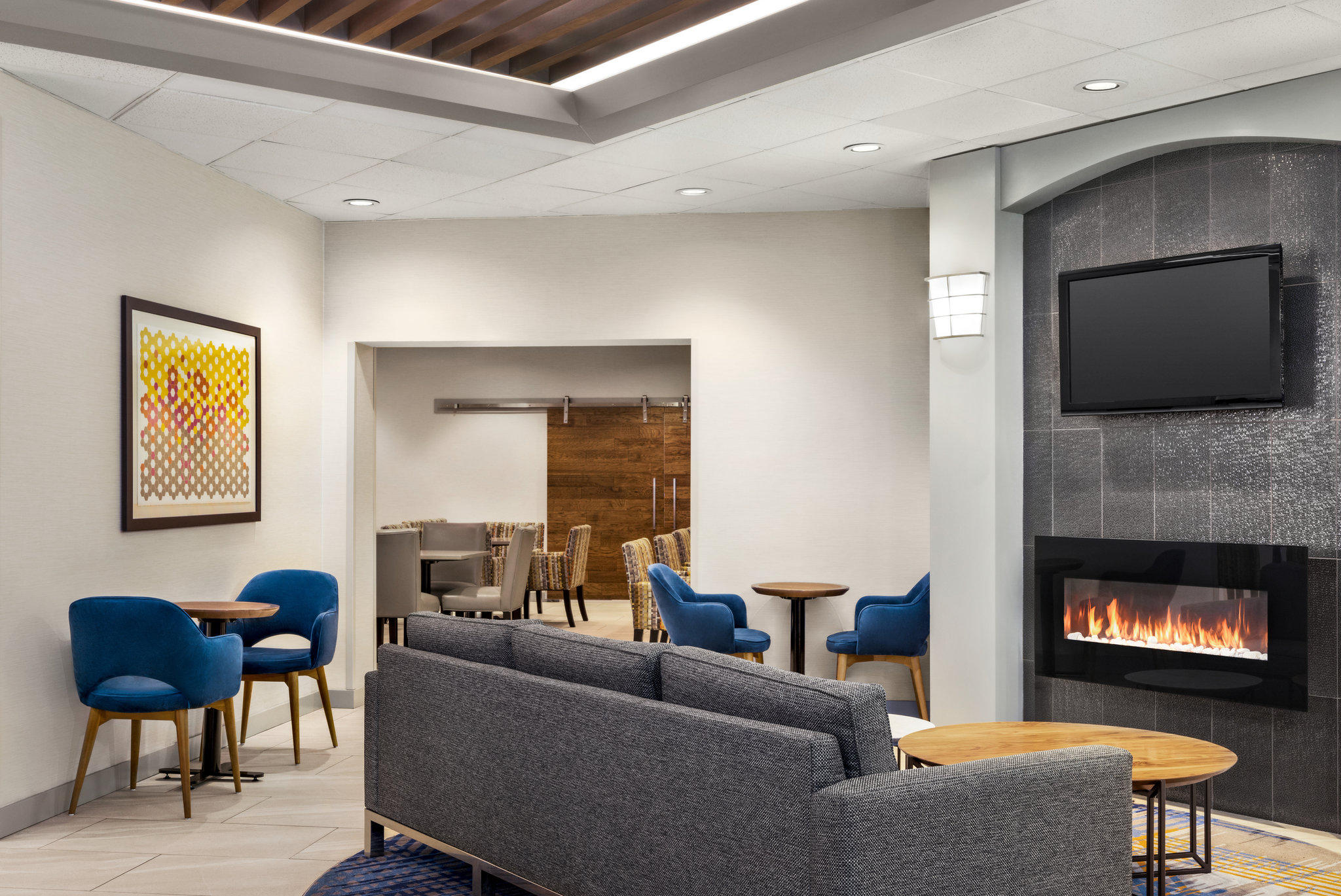 Фото Holiday Inn Express Vancouver-Metrotown