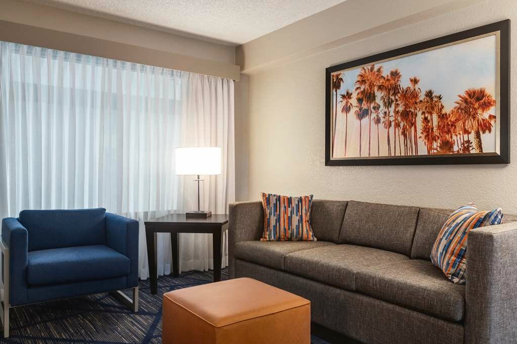 Фото Embassy Suites by Hilton Miami International Airport