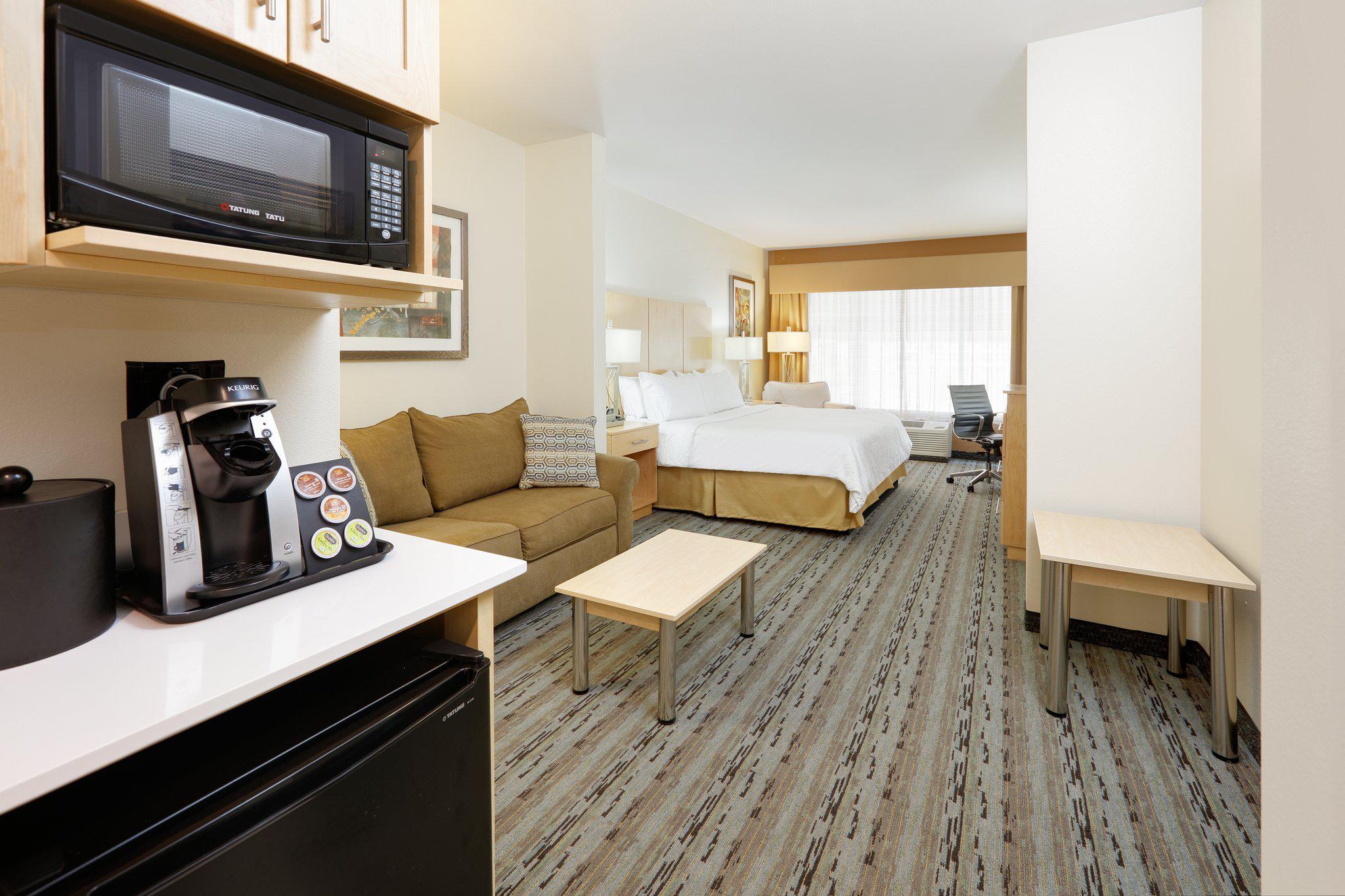 Фото Holiday Inn Express & Suites San Antonio - Brooks City Base, an Ihg Hotel