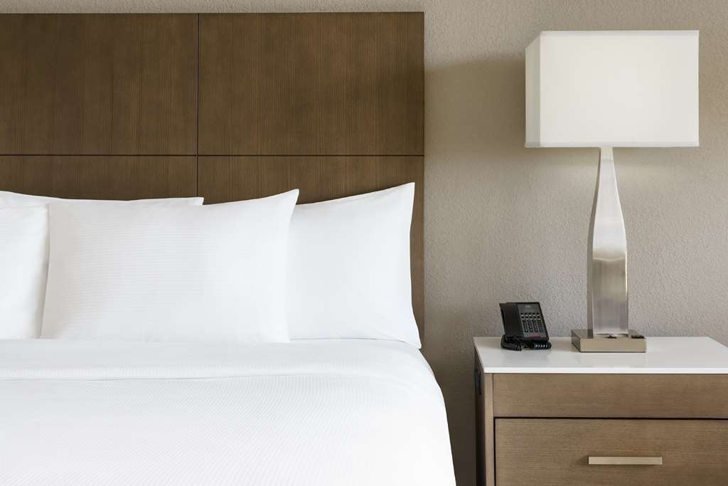 Фото DoubleTree by Hilton Orlando Airport