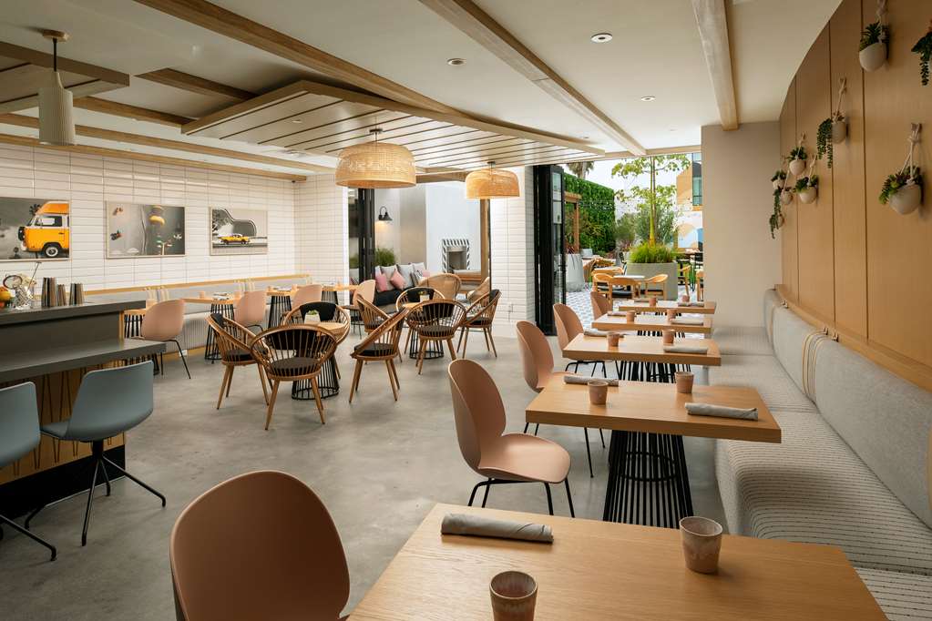 Фото The Monsaraz San Diego, Tapestry Collection by Hilton