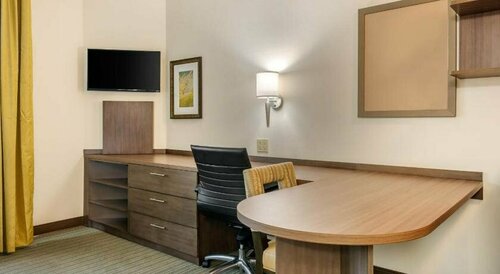 Гостиница Candlewood Suites Fort Myers Sanibel Gateway, an Ihg Hotel в Форте Майерсе