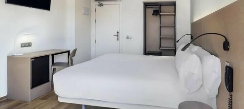 Гостиница Hotel Tarragona Centro Urbis в Таррагоне