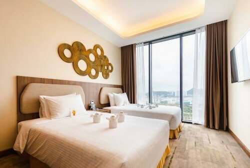 Гостиница Muong Thanh Luxury Ha Long Centre II в Халонге