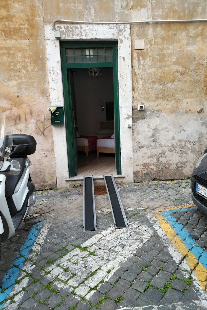 Фото Flatinrome Trastevere Deluxe Rooms