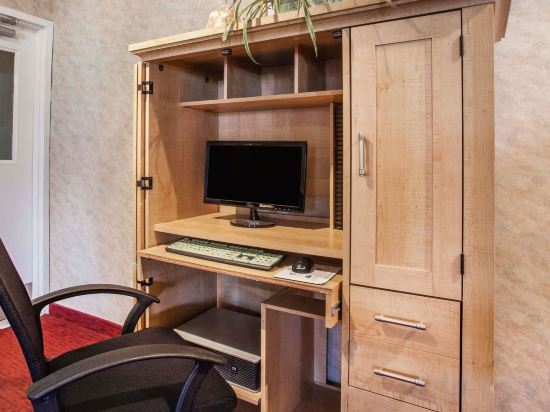 Фото Ramada Limited 100 Mile House