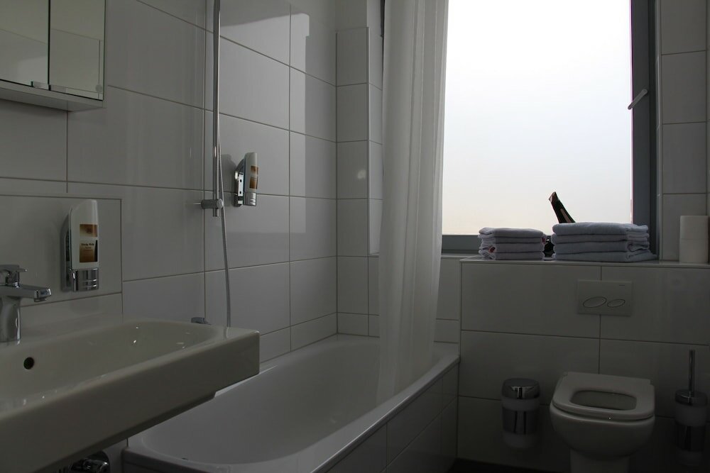 Фото Hotel Bayrischer Hof
