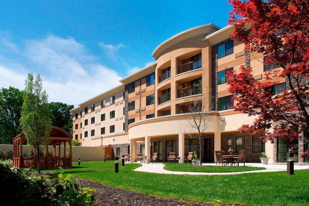 Фото Courtyard by Marriott Paramus