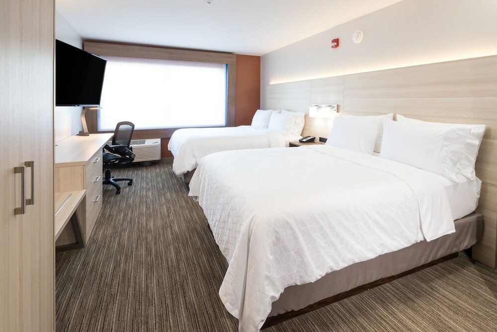 Фото Holiday Inn Express & Suites Michigan City, an Ihg Hotel