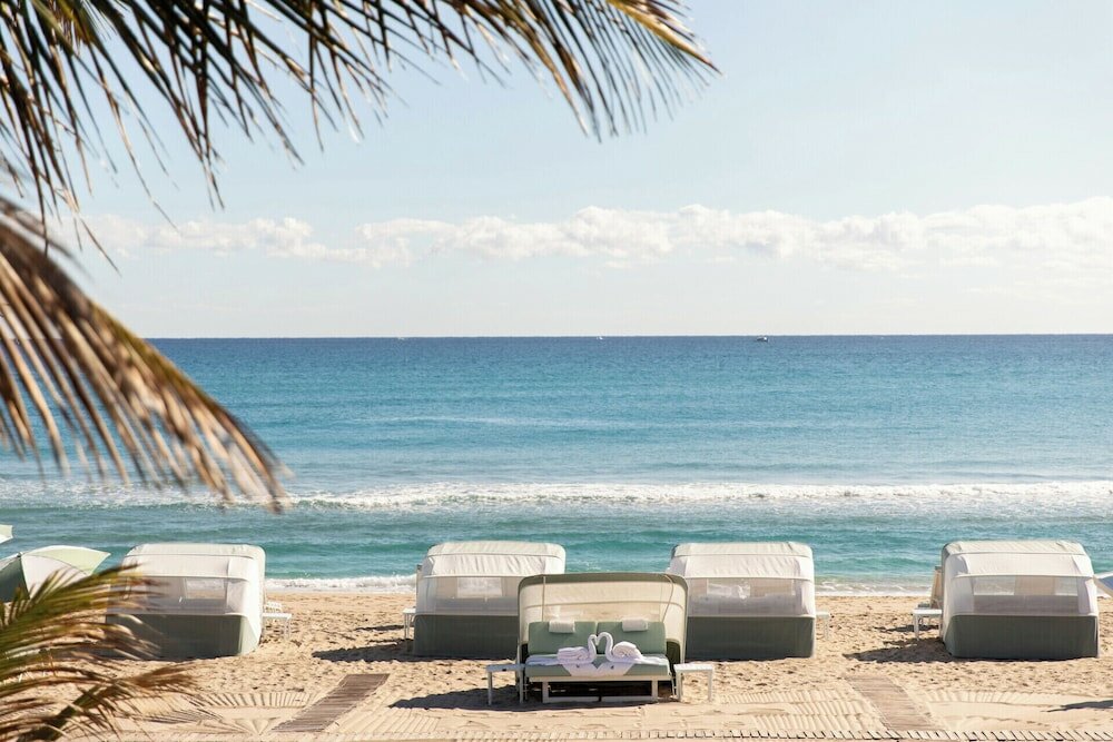Фото Four Seasons Resort Palm Beach
