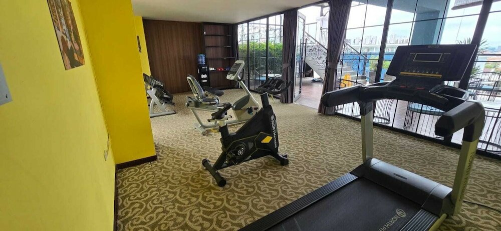 Фото Azalea Parkview Hotel