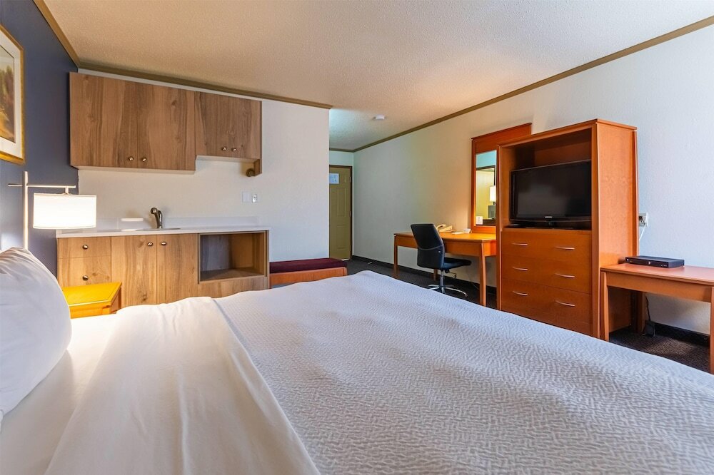 Фото Days Inn by Wyndham Drayton Valley