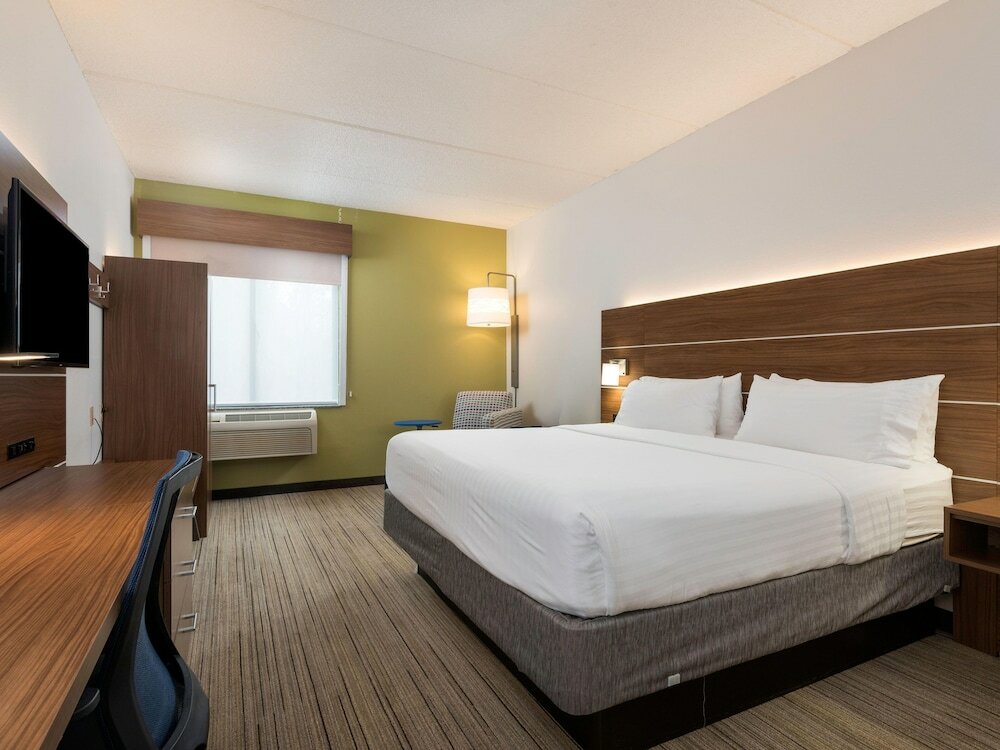Фото Holiday Inn Express Charlotte Belmont Airport, an Ihg Hotel