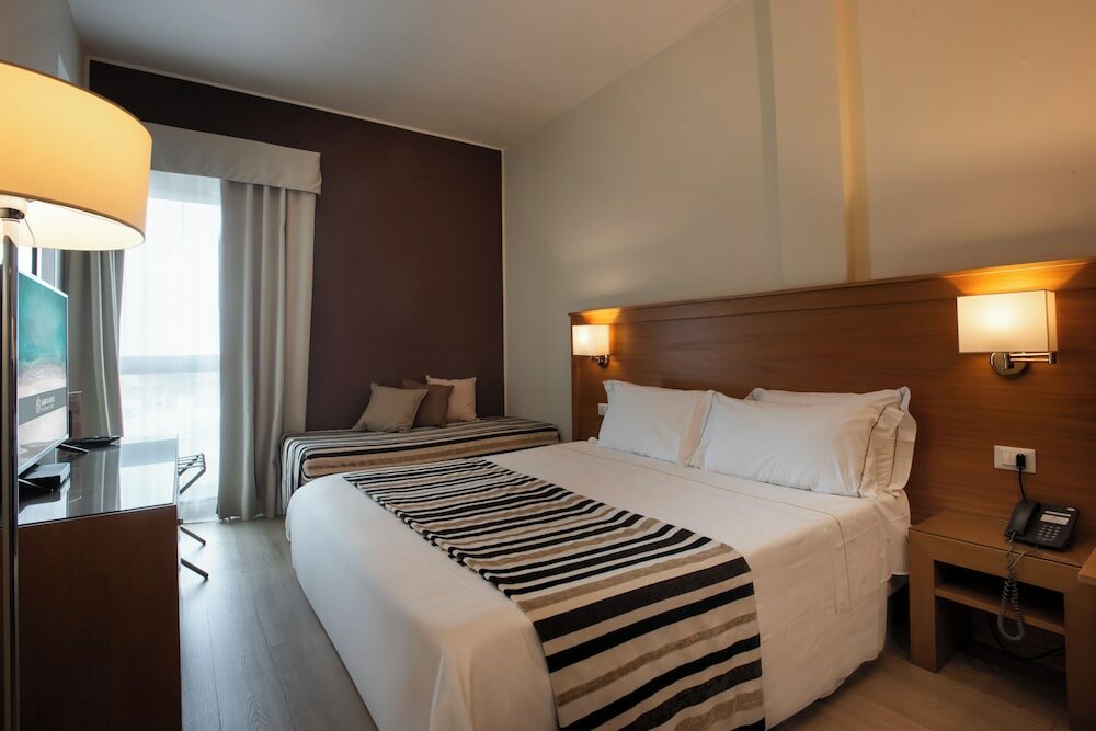 Фото Sardegna Hotel, Suites & Restaurant
