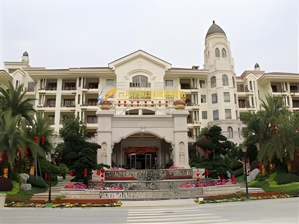 Фото Country Garden Phoenix Hotel Yunfu