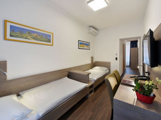 Фото Lucia Hotel